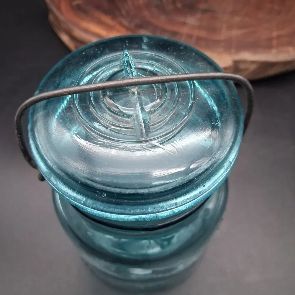Tight Seal antique aqua